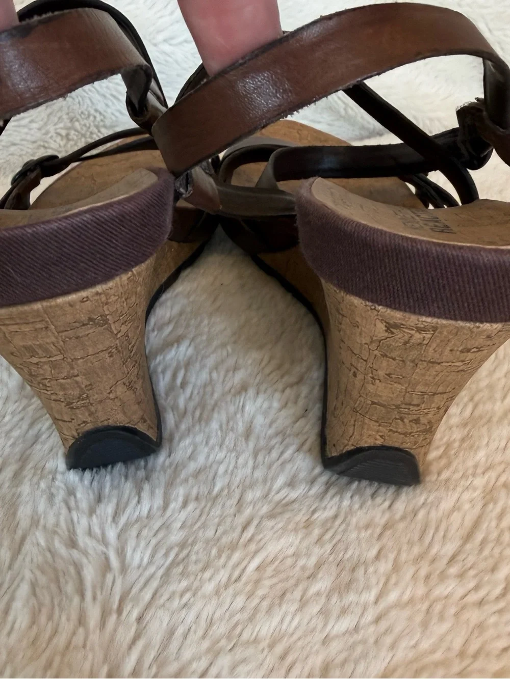 Kenneth Cole Reaction Brown Leather Strappy Sandals with Buckle